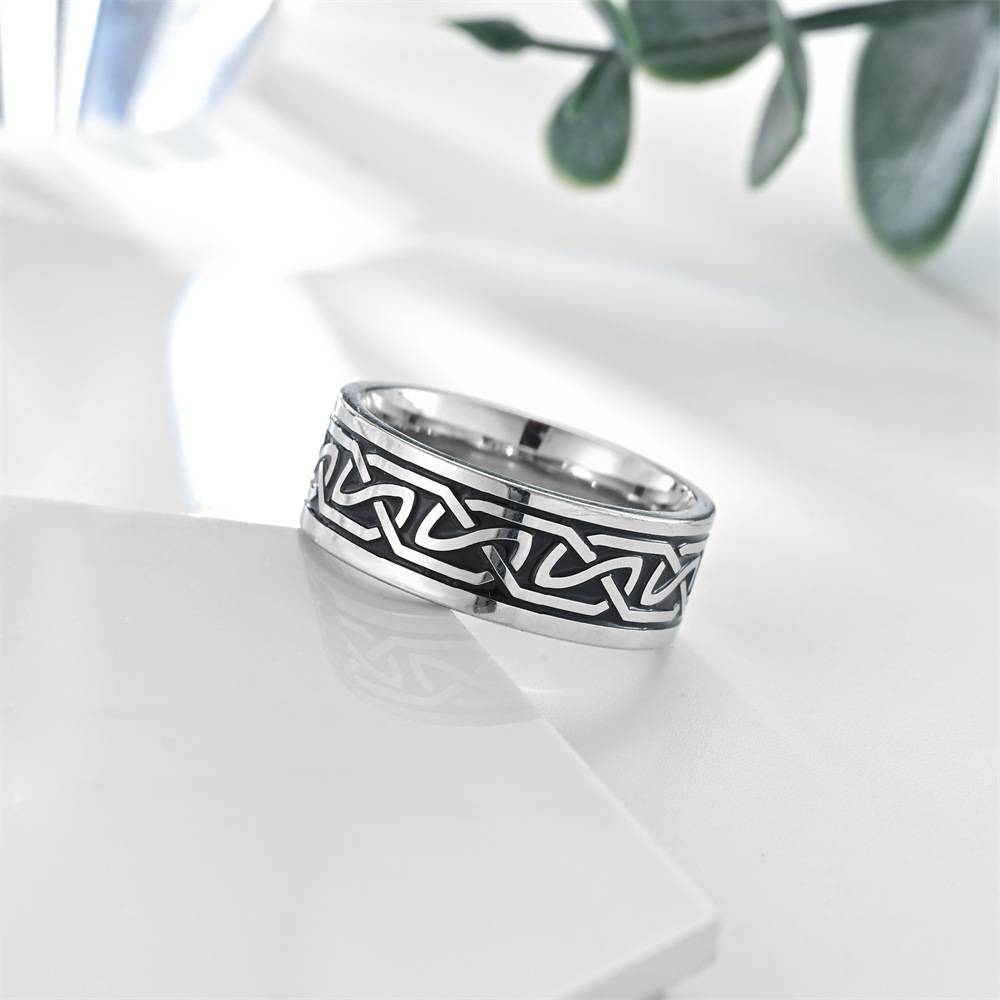 Spot hot -selling corrosion smeard titanium steel ring boys explosion in Europe and America