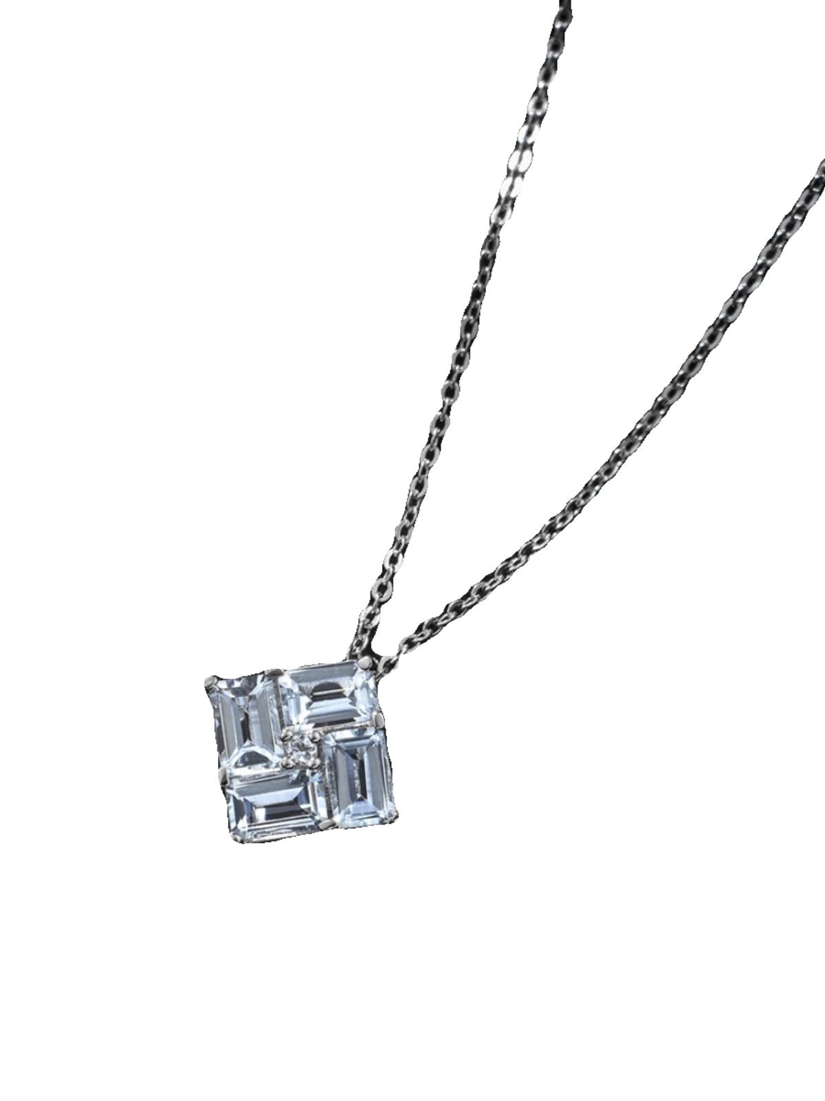 S925 silver inlaid 2 carat natural sea sapphire pendant is simple and generous, hundred -match color gem pendant