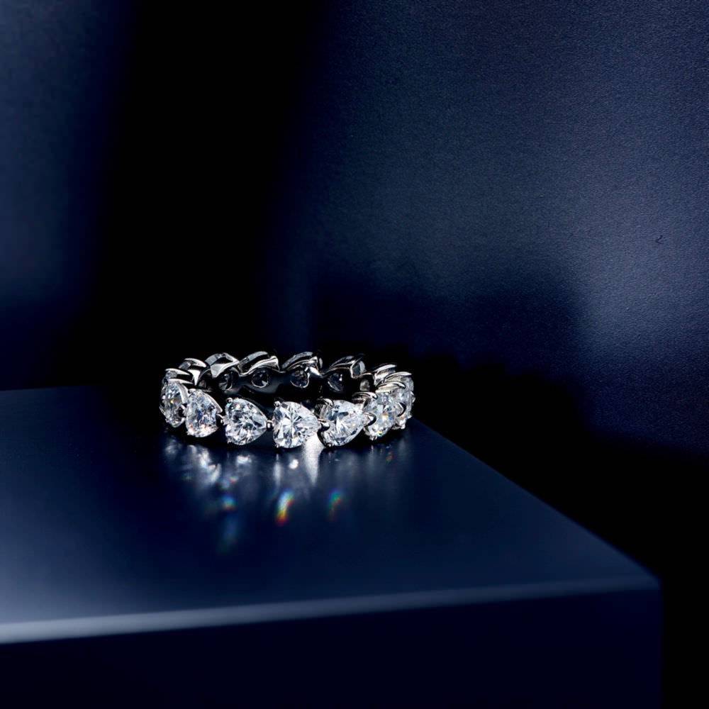 Niche design full diamond, luxurious atmosphere, wild temperament white diamond ring 0717
