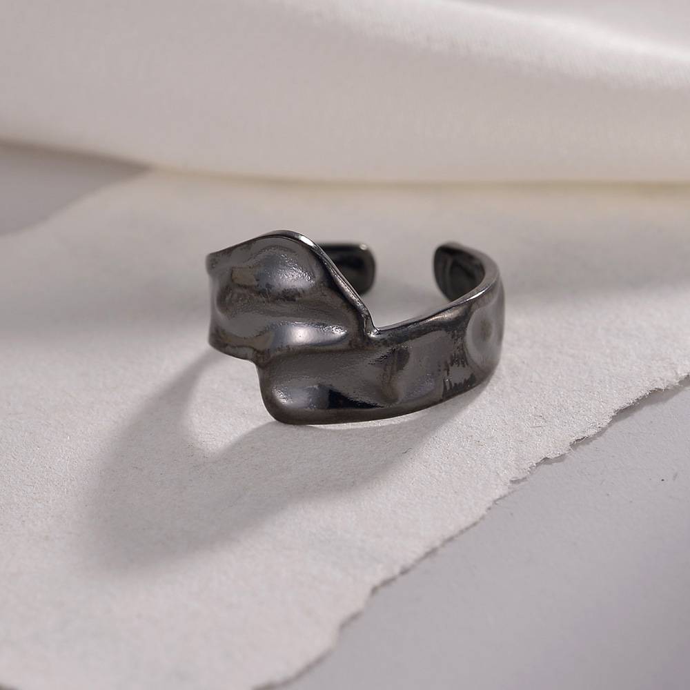 Amazon explosion jewelry European and American popular water wave pattern titanium steel women's ring opening can adjust the ring