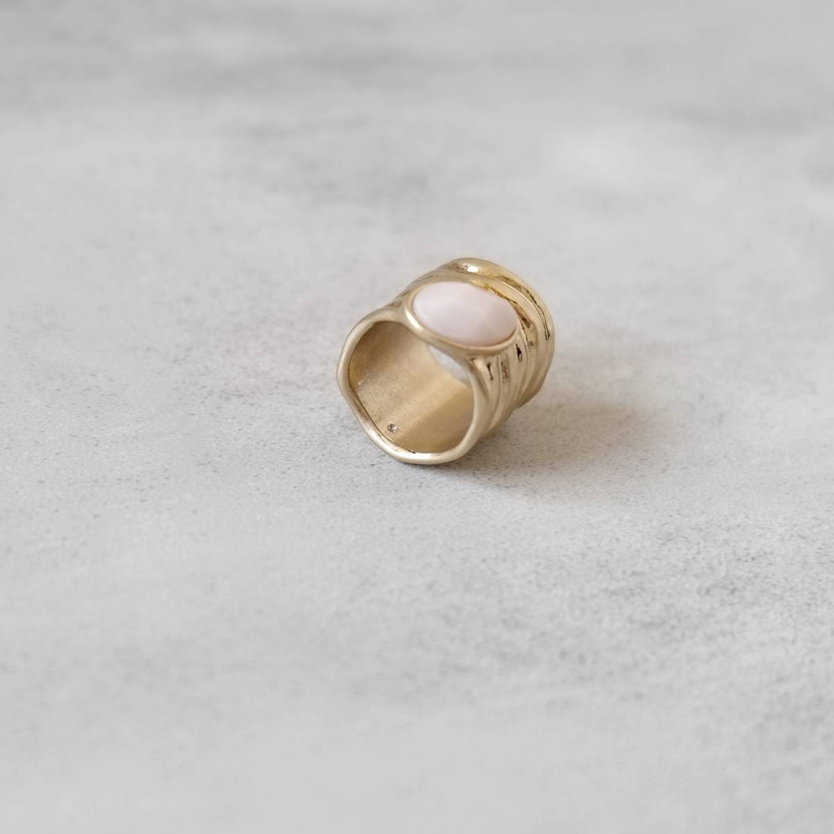 Natural original style Natural stone inlaid embedded retro -gold fold width ring/jewelry