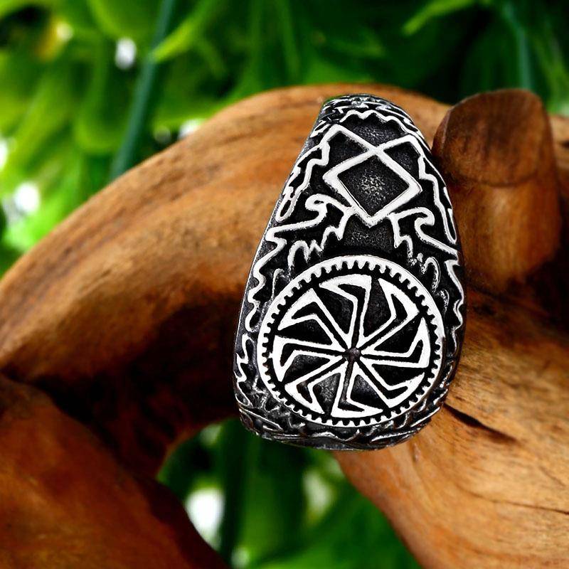 European and American jewelry retro creative Viking Ring men's fashion titanium steel ring spot spot fashion fashion