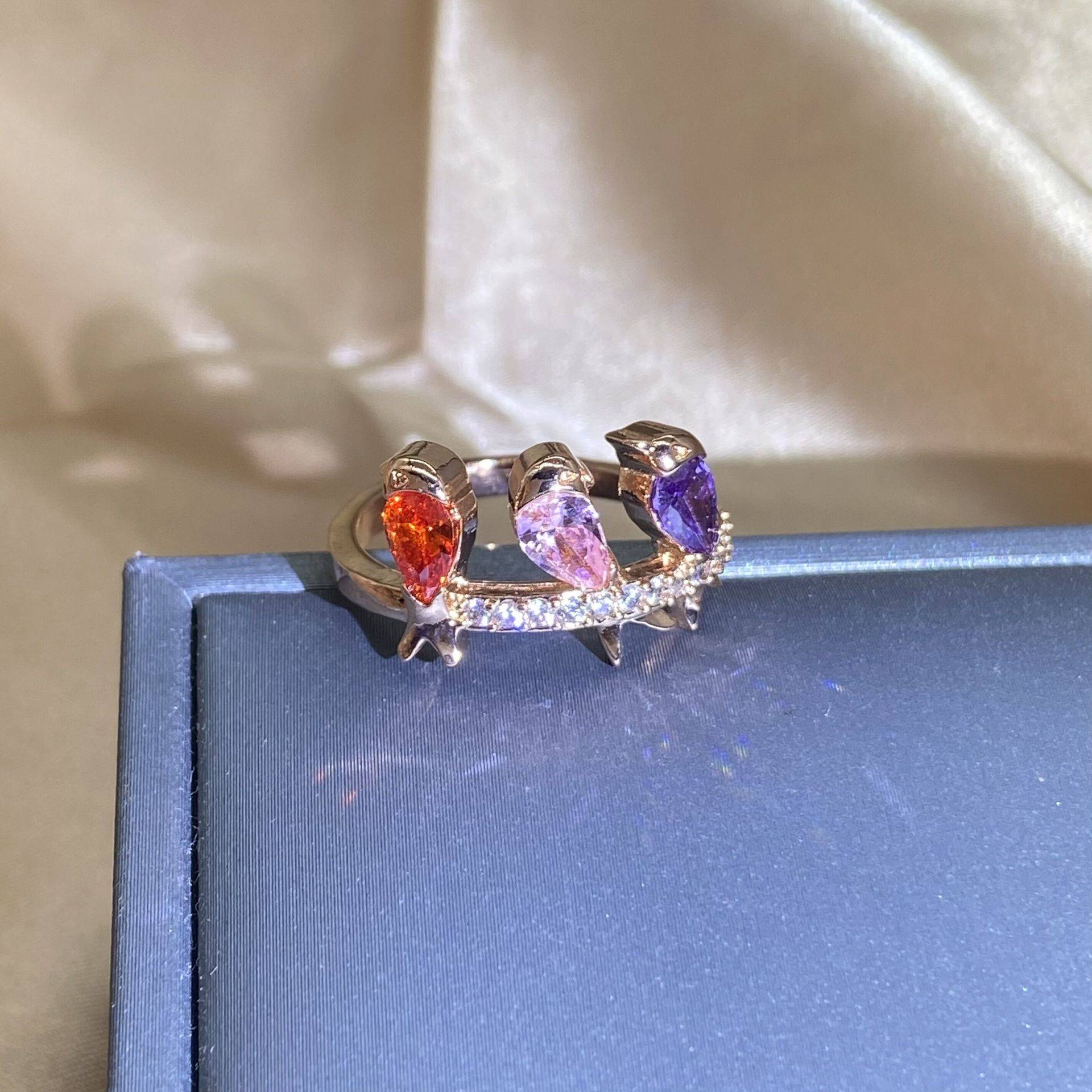 European and American cross -border hot -selling hand decoration BIRD color stone hand inlaid flower animal ring fashion light luxury and exquisite