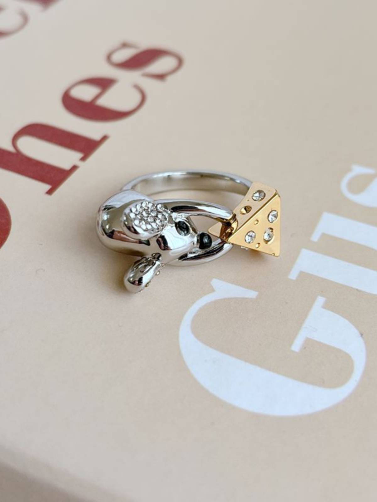 Korean version of fashion light luxury, cute niche design ins, minimal mouse steal cheese metal ring