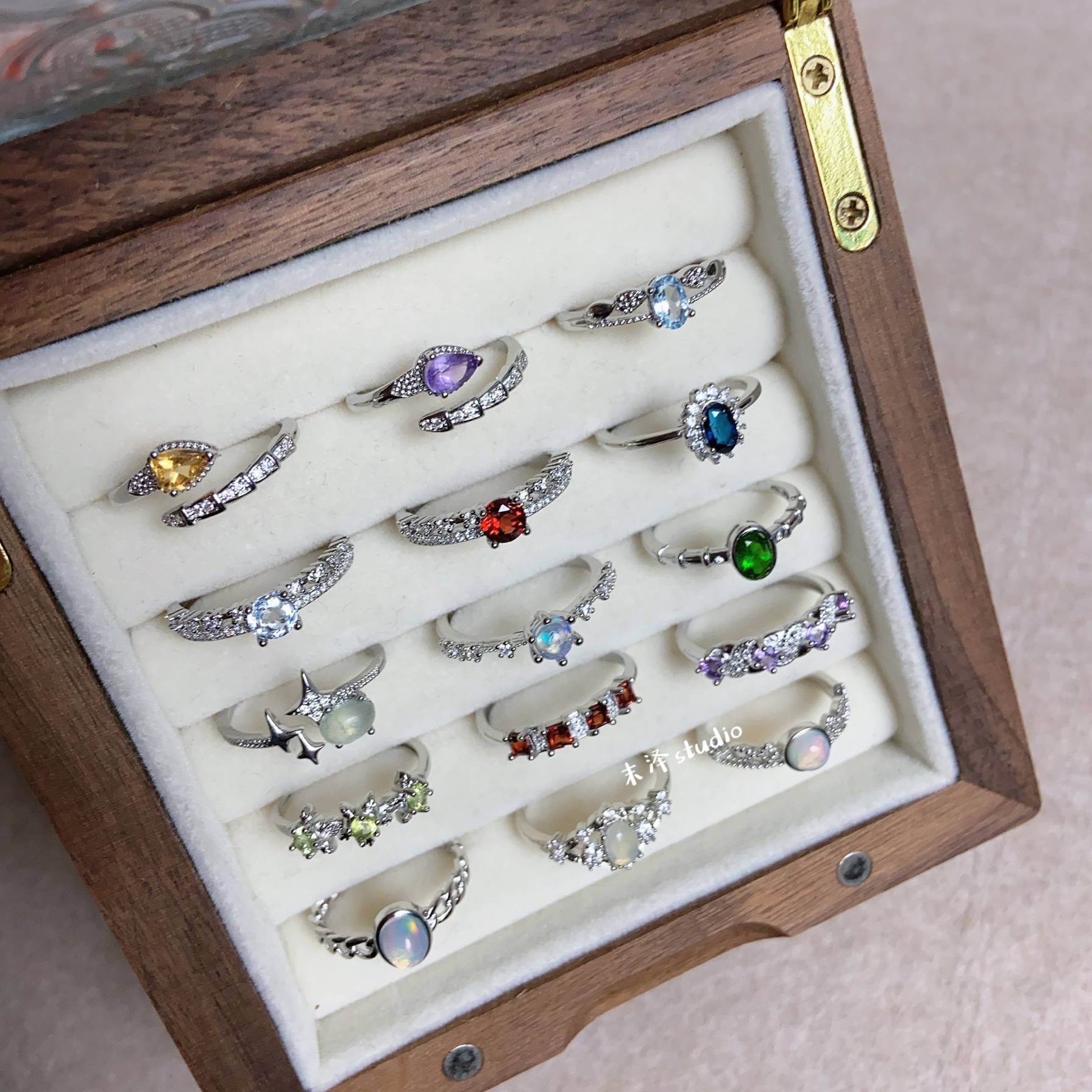 Midawa Exquisite Color Crystal INS Niche Sensory Ring Niche Ring Non -Sensory Ring Internet Red Sweet and Fresh 4.19 Collection