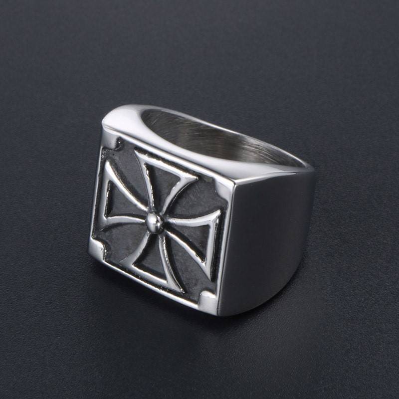 New European and American Cross Men's Titanium Steel Ring Simple Four Leaf Wind Car Ring Trip SA584
