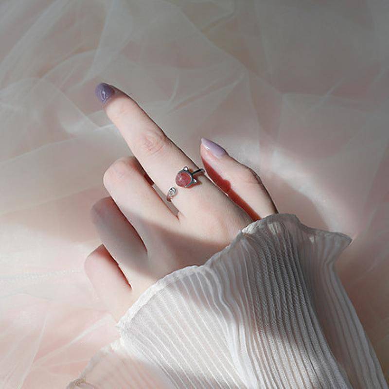 Kitten ring female INS tide fashion personality opening can adjust the cat strawberry crystal index finger ring