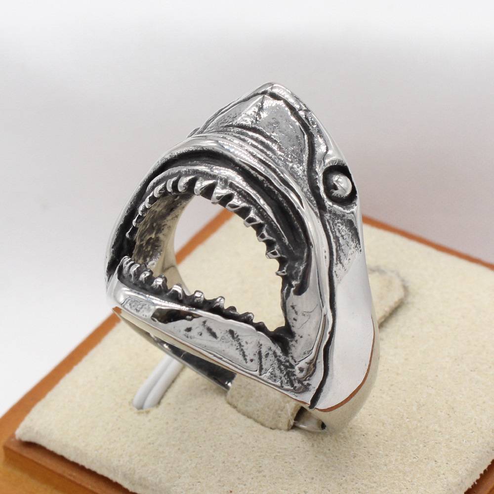 R accessories European and American personality retro shark men's titanium steel ring