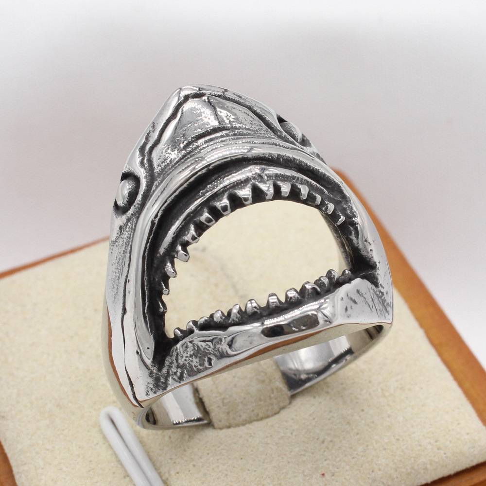 R accessories European and American personality retro shark men's titanium steel ring