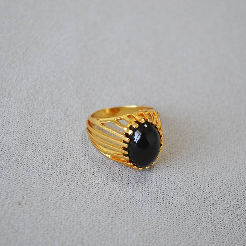 European and American niche design sense hollow palace wind chipped gold plating embedded black agate personality ring index finger ring women