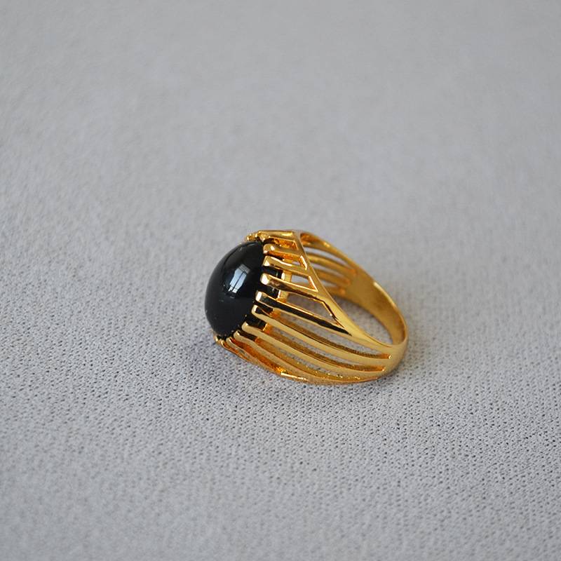 European and American niche design sense hollow palace wind chipped gold plating embedded black agate personality ring index finger ring women