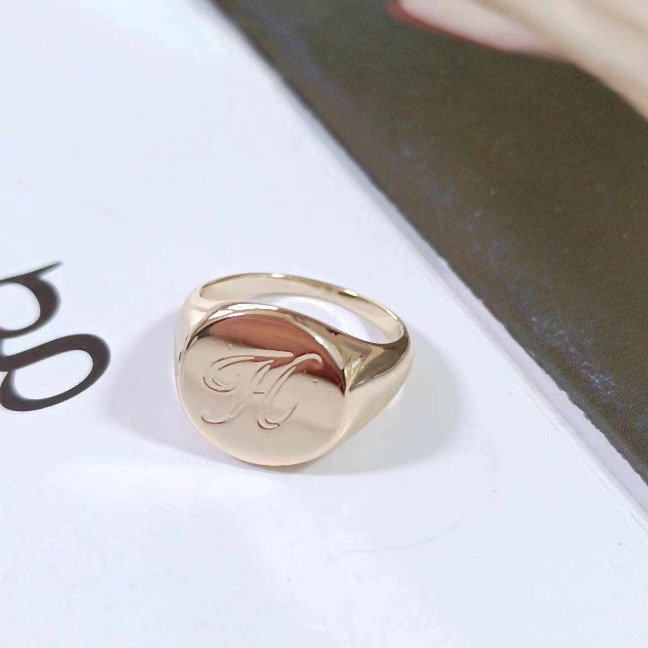 Exporting a small number of balances Lauren logo simply engraving letter