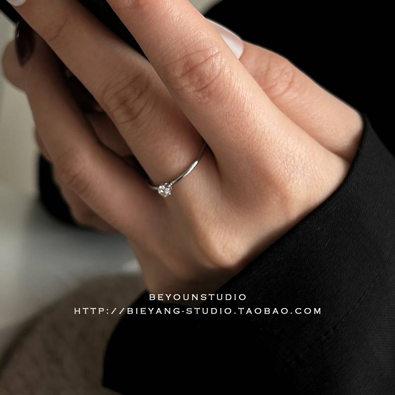 Different kind of deserted silver silver temperament, high -grade minimalist fine fine fine fine titanium steel ring art joint ring E434