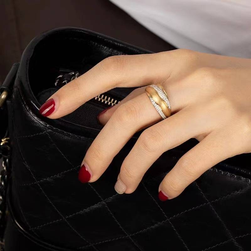 Kaivy Italian Brai weaving carved golden rittic technology wide surface showed large ring French retro elegant Malaysia
