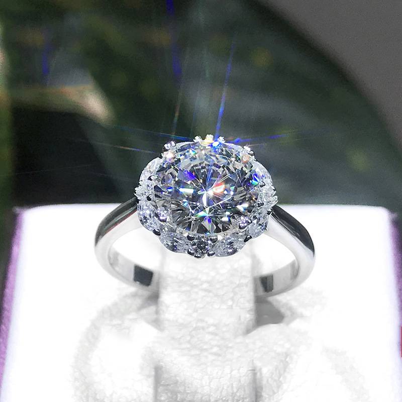 Living ring queen's big drilling pigeon egg 5 carat imitation Mosang stone high -carbon diamond Japanese light luxury opening ring