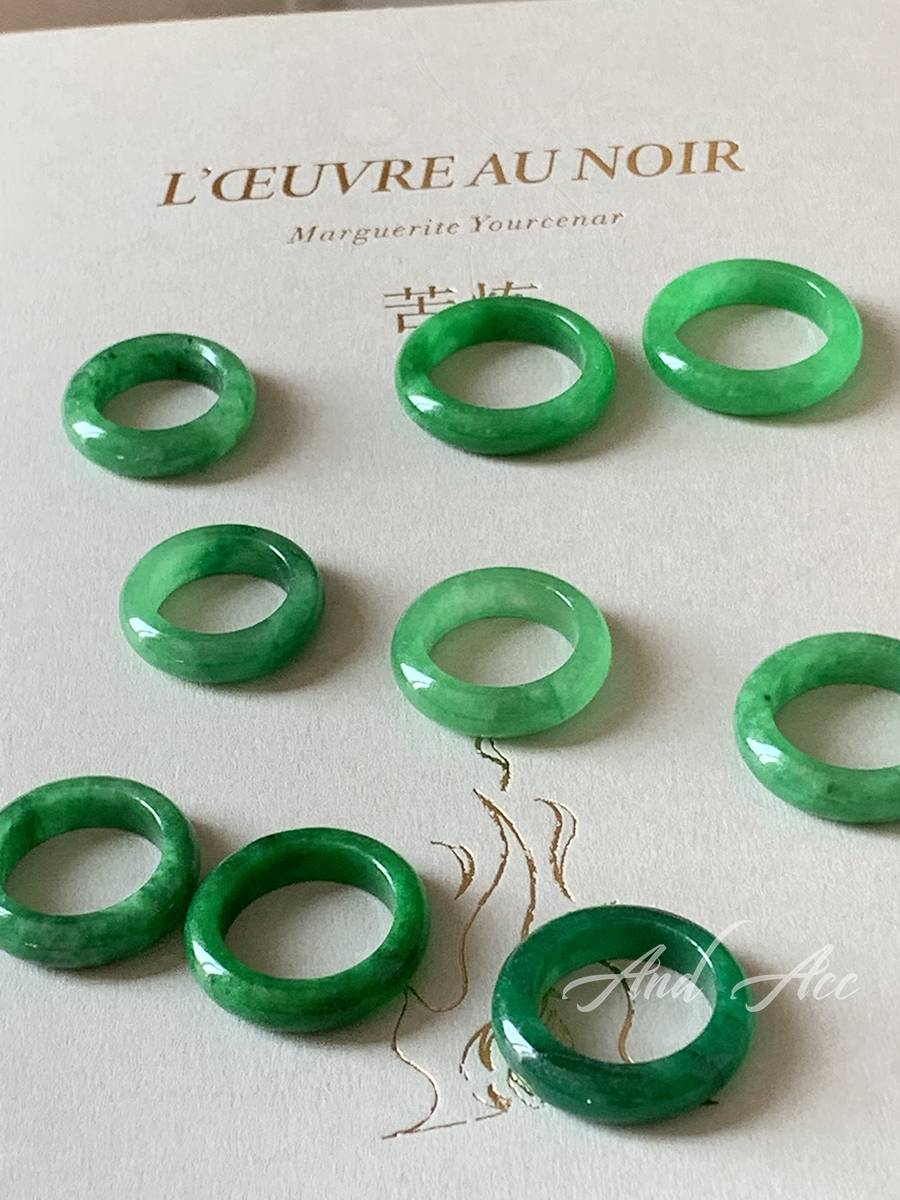And acc feedback price Emerald color green dry green ring stacked temperament retro niche senior ring female