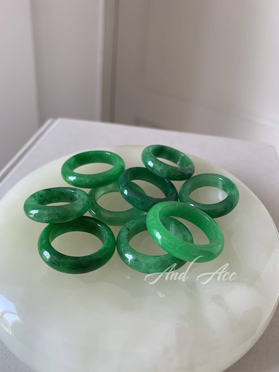 And acc feedback price Emerald color green dry green ring stacked temperament retro niche senior ring female