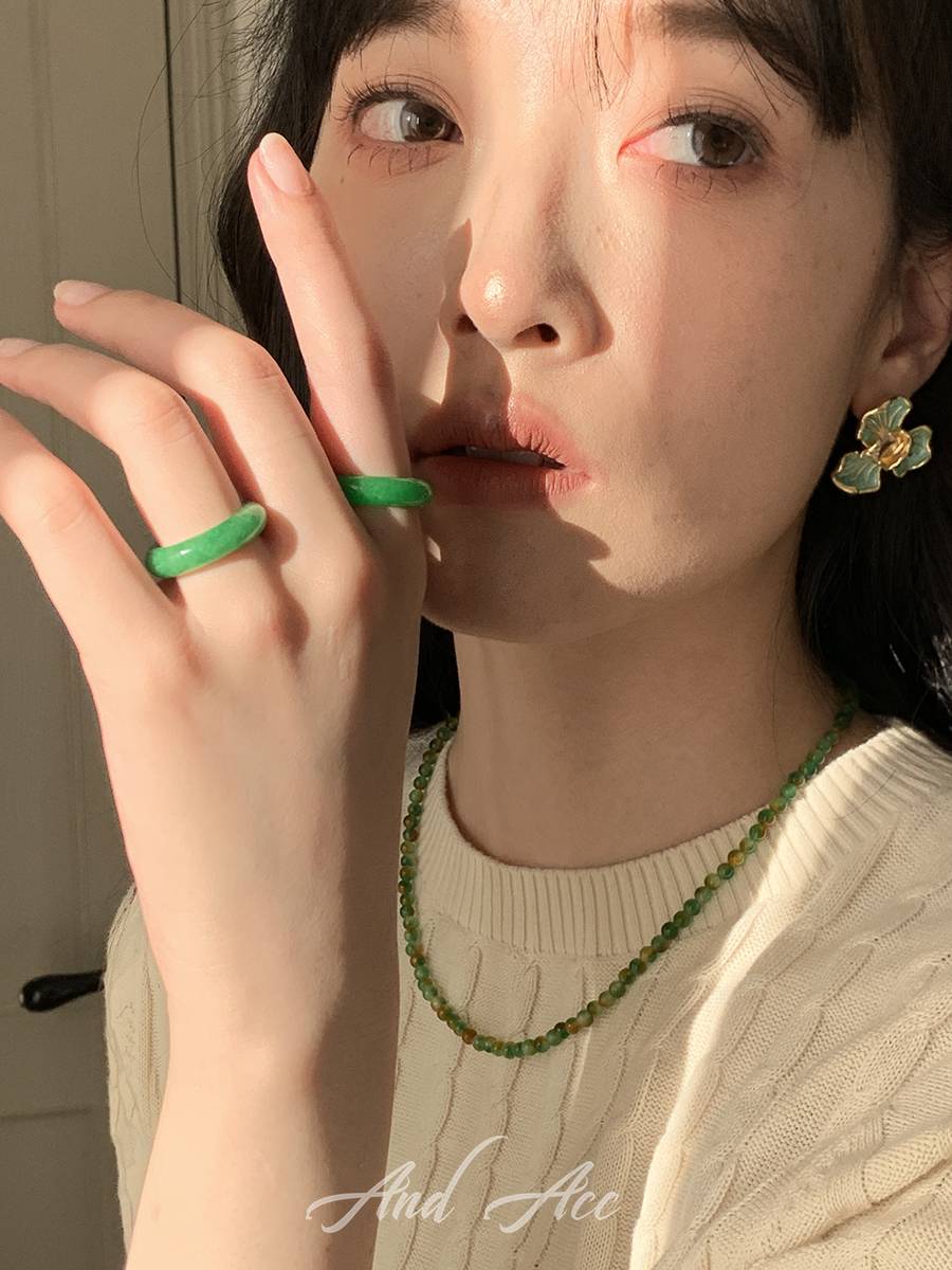 And acc feedback price Emerald color green dry green ring stacked temperament retro niche senior ring female