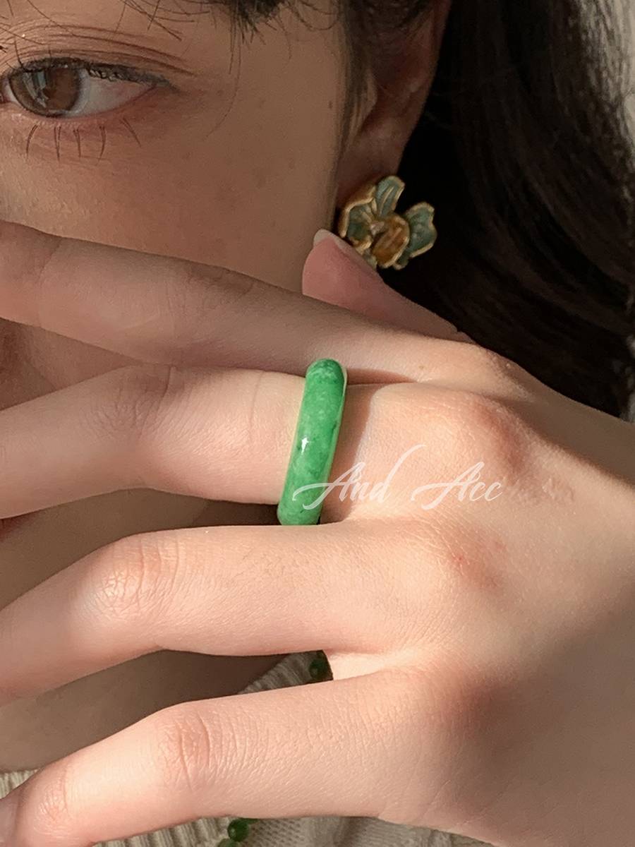 And acc feedback price Emerald color green dry green ring stacked temperament retro niche senior ring female