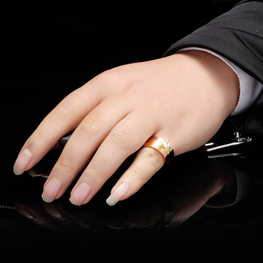 Ruiban goods Source European and American personality three -in -one 360L titanium steel hot -selling ladies vermiculite ring