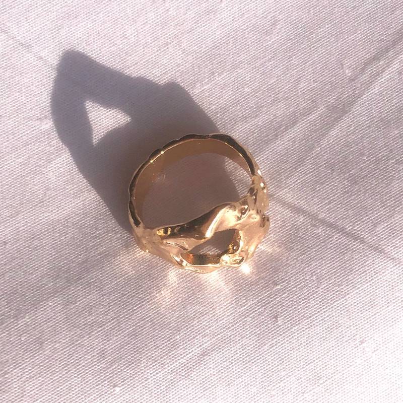 Qingdao jewelry wild European and American original single positive quality temperament new abstract alien personality boutique ring
