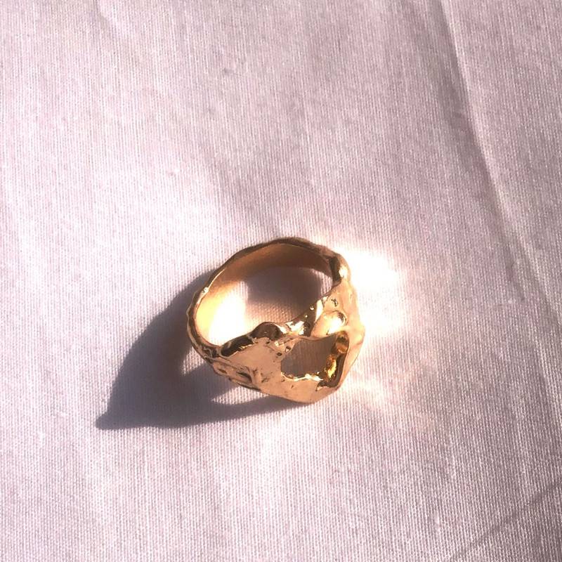 Qingdao jewelry wild European and American original single positive quality temperament new abstract alien personality boutique ring