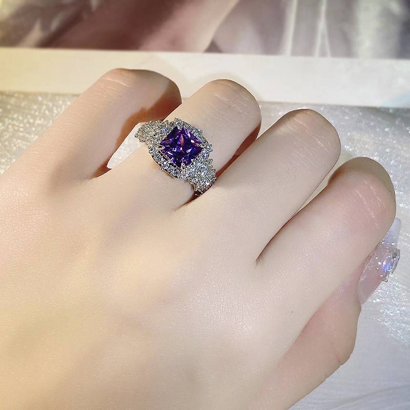 Color gem rings Female light luxury high -level sense super glittering luxury inlaid purple gemstone bright drill versatile
