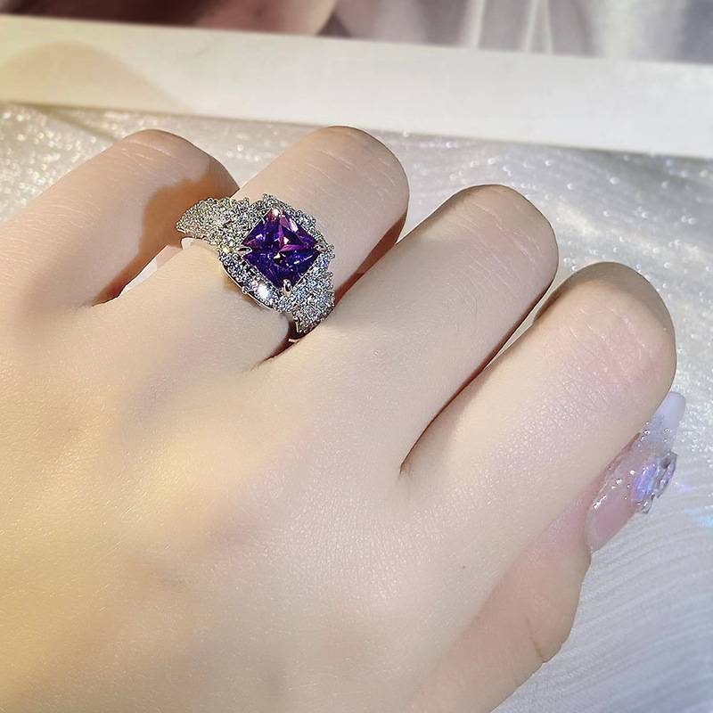 Color gem rings Female light luxury high -level sense super glittering luxury inlaid purple gemstone bright drill versatile