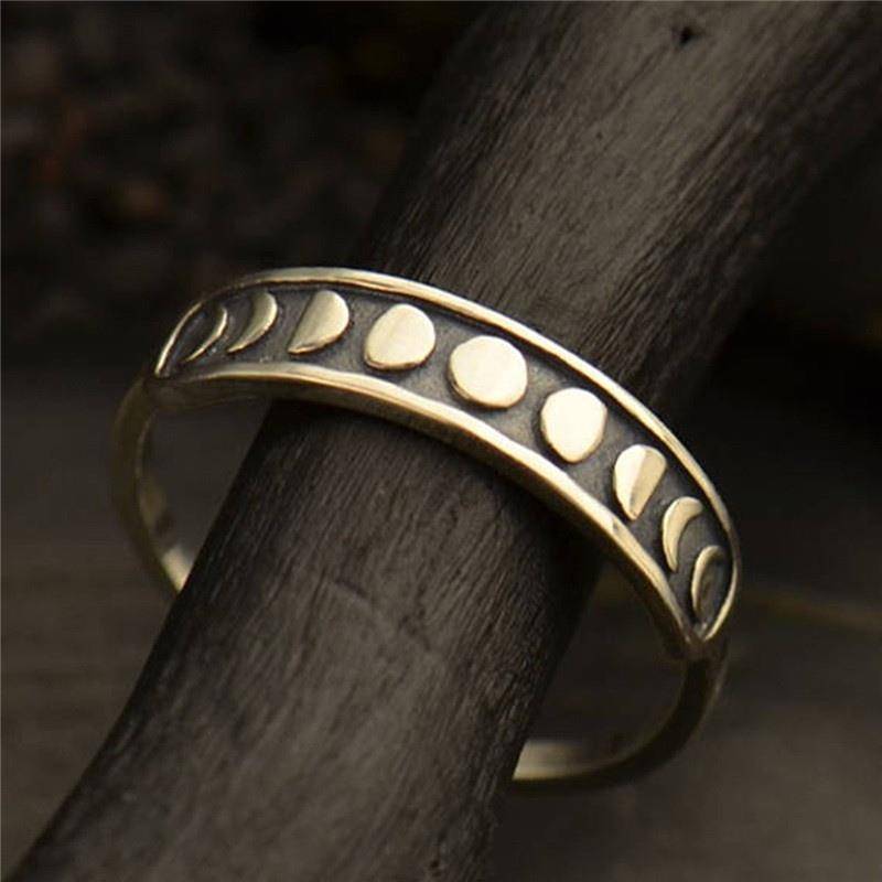 The new retro month lacks the moon, the lady ring, the European and American tide people versatile ring cross -border e -commerce jewelry