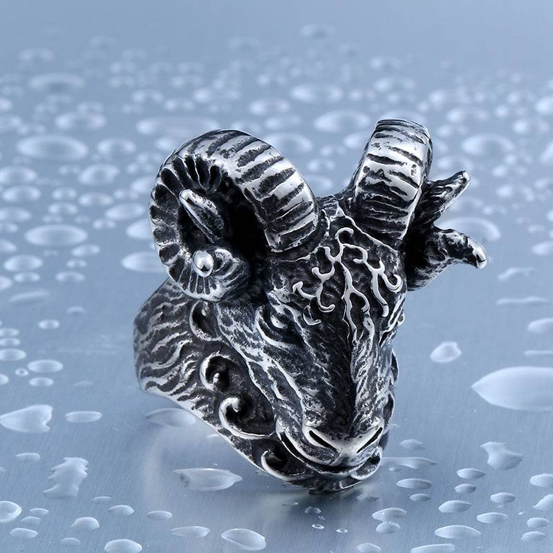 Cross -border European and American jewelry Pan sheep head rod stainless steel cast titanium steel personality jewelry