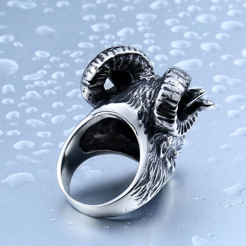 Cross -border European and American jewelry Pan sheep head rod stainless steel cast titanium steel personality jewelry