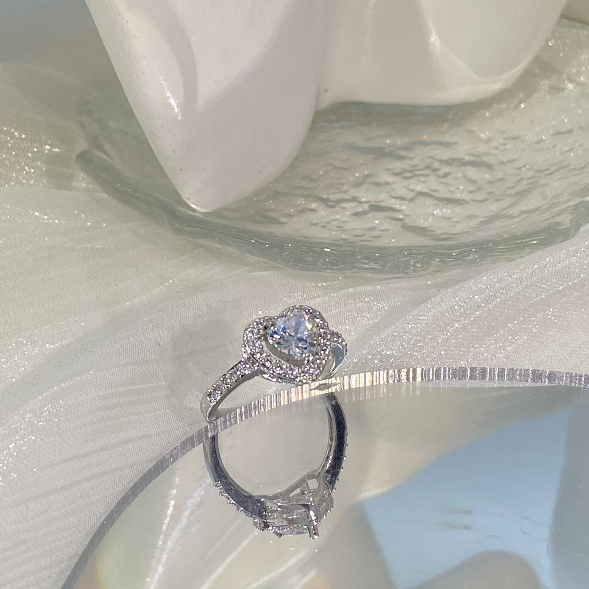 Seiko shiny diamond high -level sensory rings fast selling hot selling love female ring European and American vermiculite ring