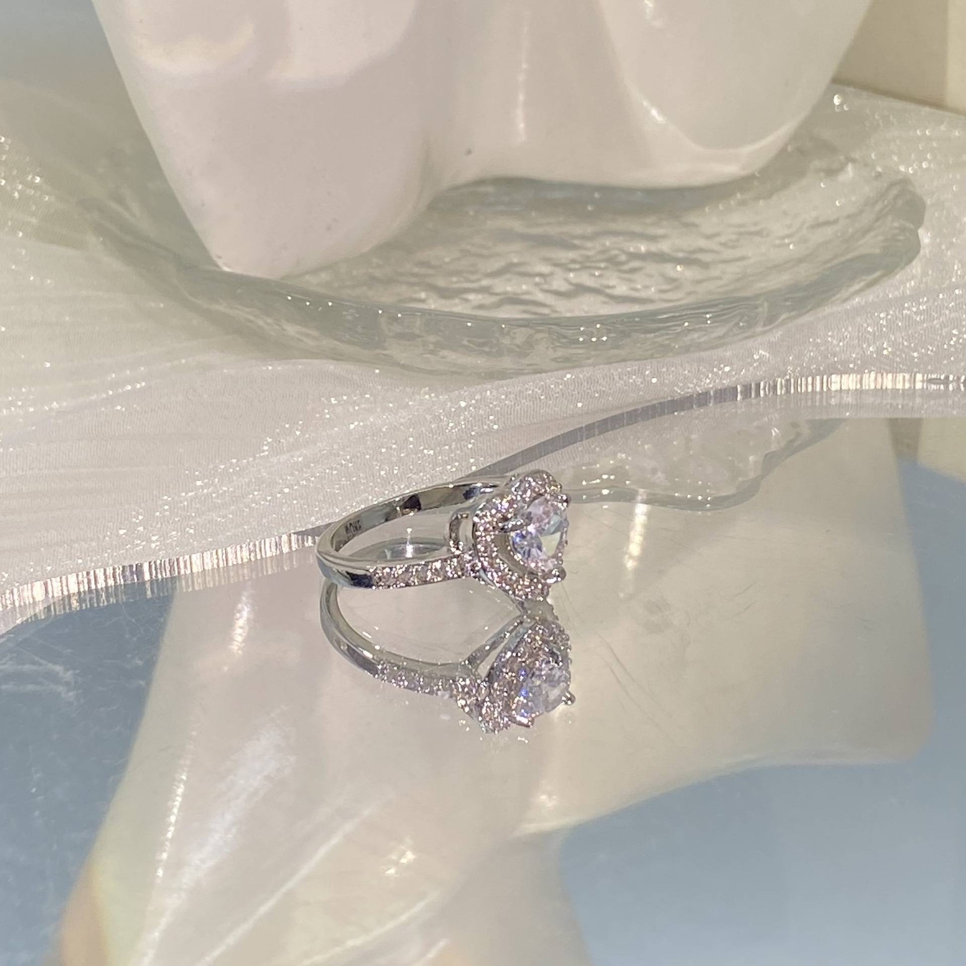 Seiko shiny diamond high -level sensory rings fast selling hot selling love female ring European and American vermiculite ring