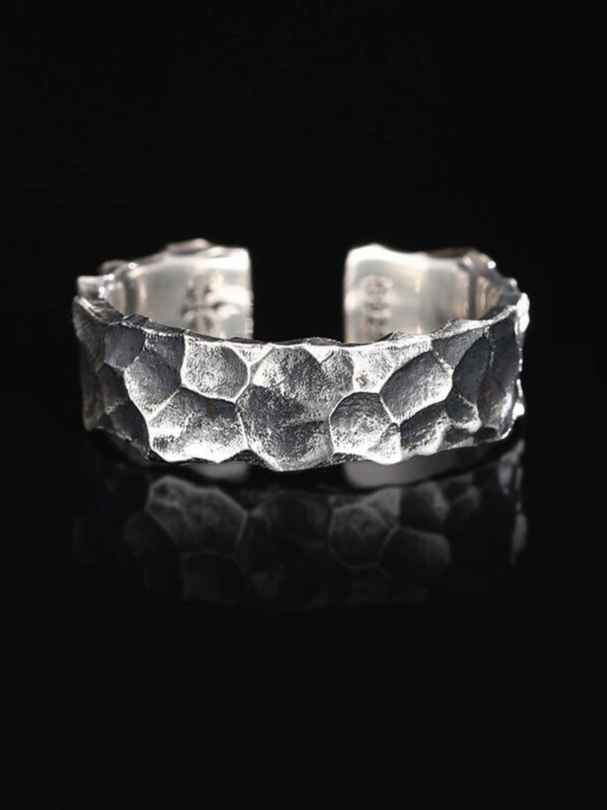 Korean version of retro stone pattern ring female simple personality niche design high -level fingerprint ring finger ring tail ring