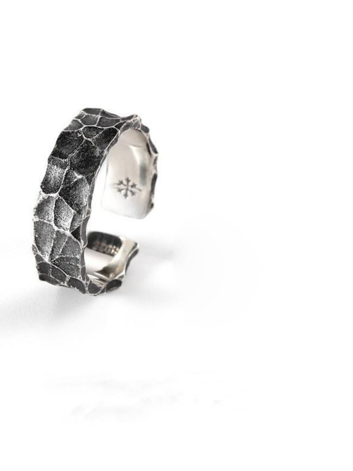 Korean version of retro stone pattern ring female simple personality niche design high -level fingerprint ring finger ring tail ring