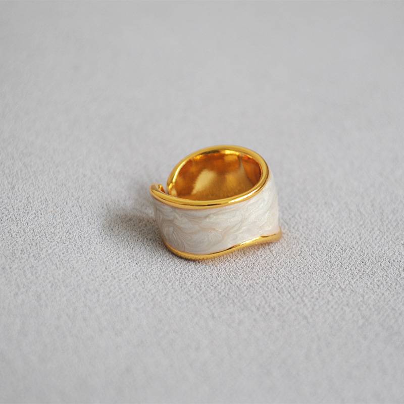 Export irregular shape Handmade enamel cream pearl light -colored Phnom Penh wide version of the ring index finger ring ring female