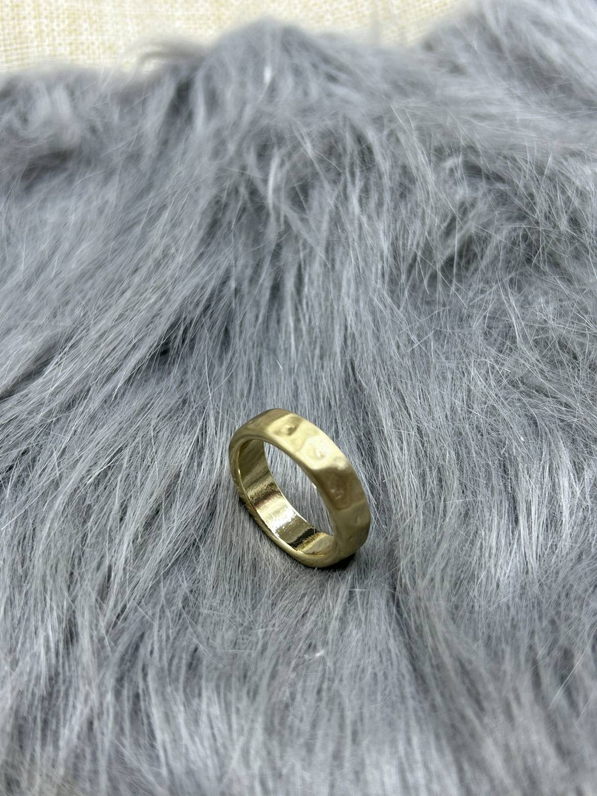 A303 Love Nothing Jewelry Golden Landed Golden tempera