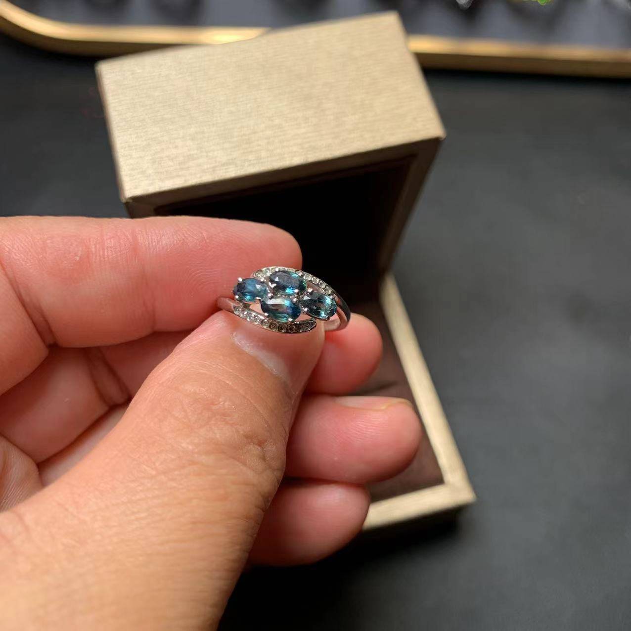 Picking out exit Single natural Shandong sapphire gemstone S925 silver work inlaid