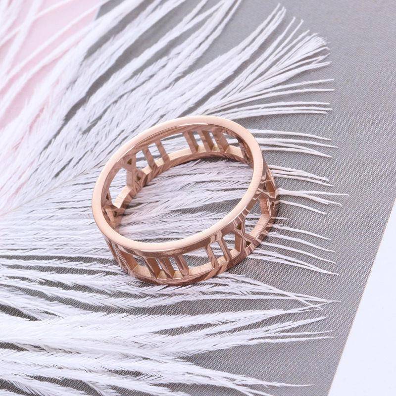 New girl wide version hollow Roman numeral index finger stains titanium steel couple ring