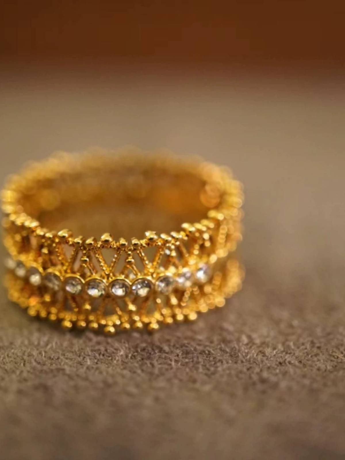 Hui vintage jewelry | Middle -aged single lace pattern hollow Rhine diamond beautiful retro ring
