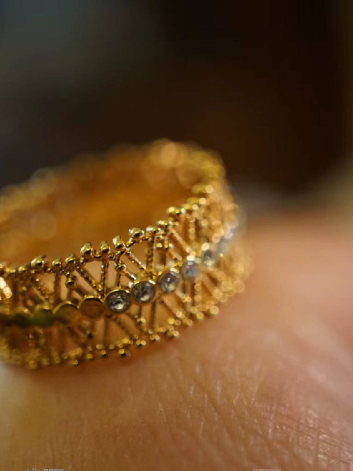 Hui vintage jewelry | Middle -aged single lace pattern hollow Rhine diamond beautiful retro ring
