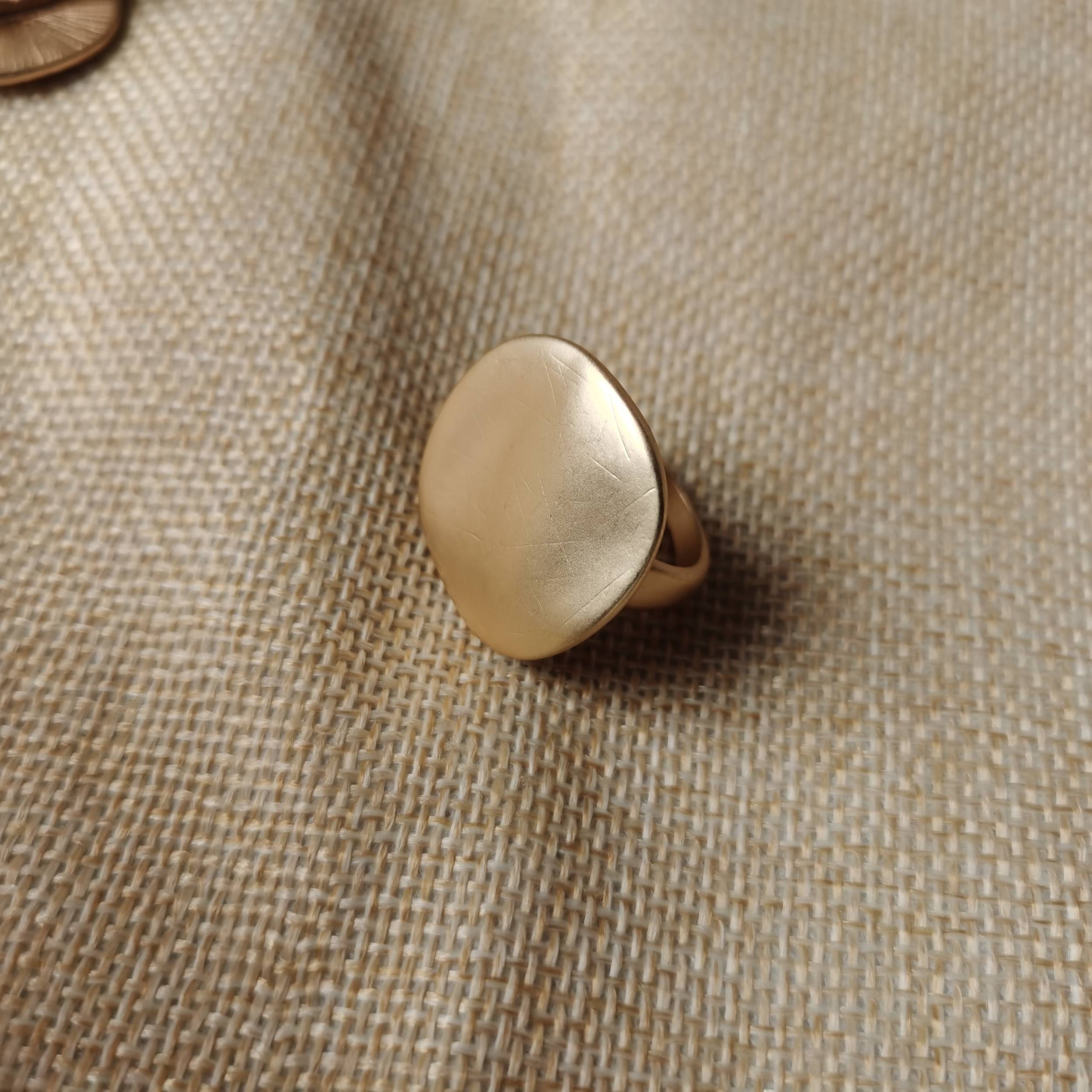 Qingdao jewelry ring punk's trend fashion, simple personality bump surface irregular light, no light gold ring