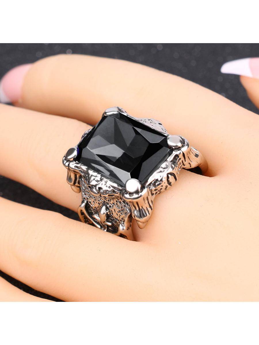 European and American fashion and domineering and exquisite carved ancient silver sapphire men's big ring explosion models