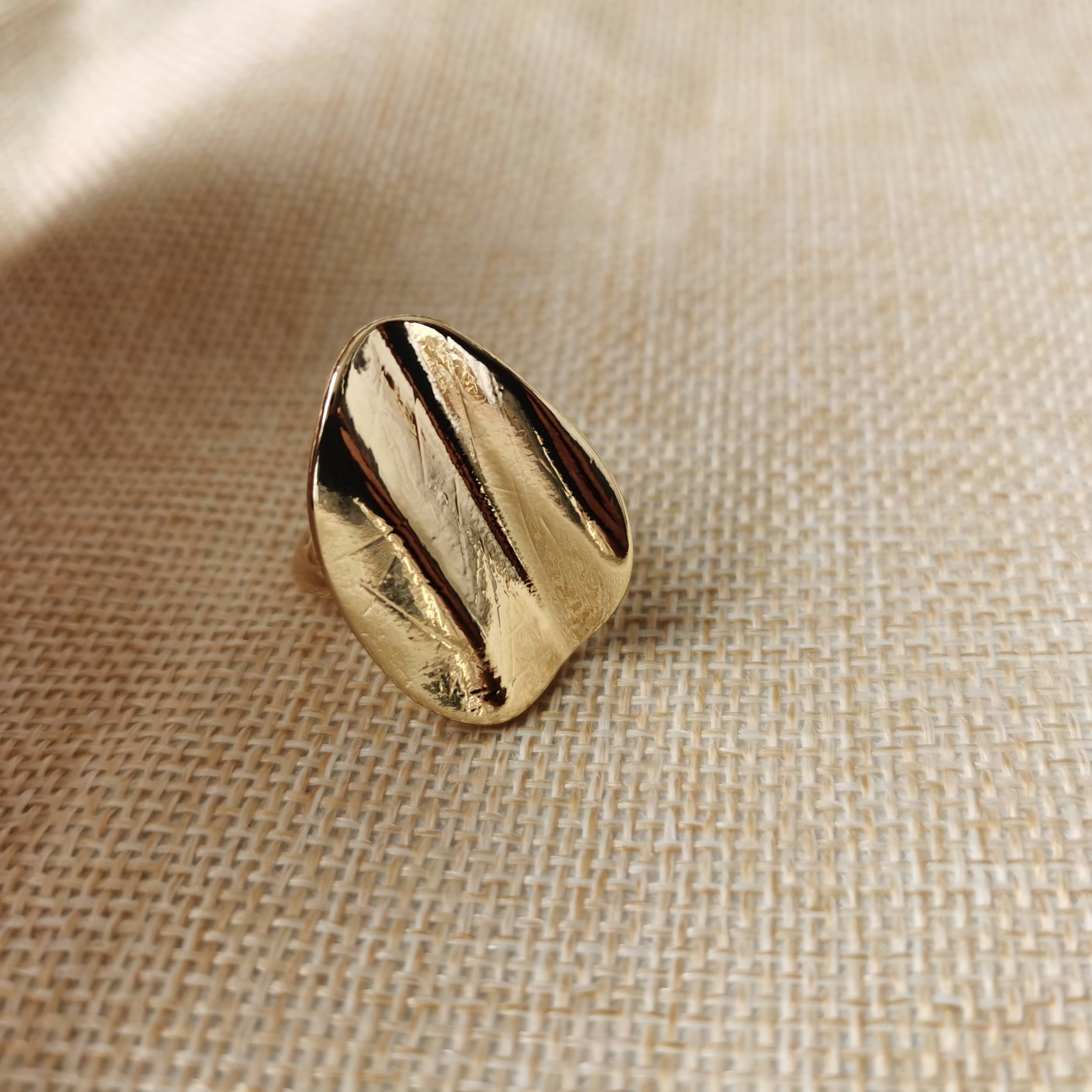 Qingdao jewelry ringing European and American punk style trend fashion, simple personality leaf folds, light -free gold rings