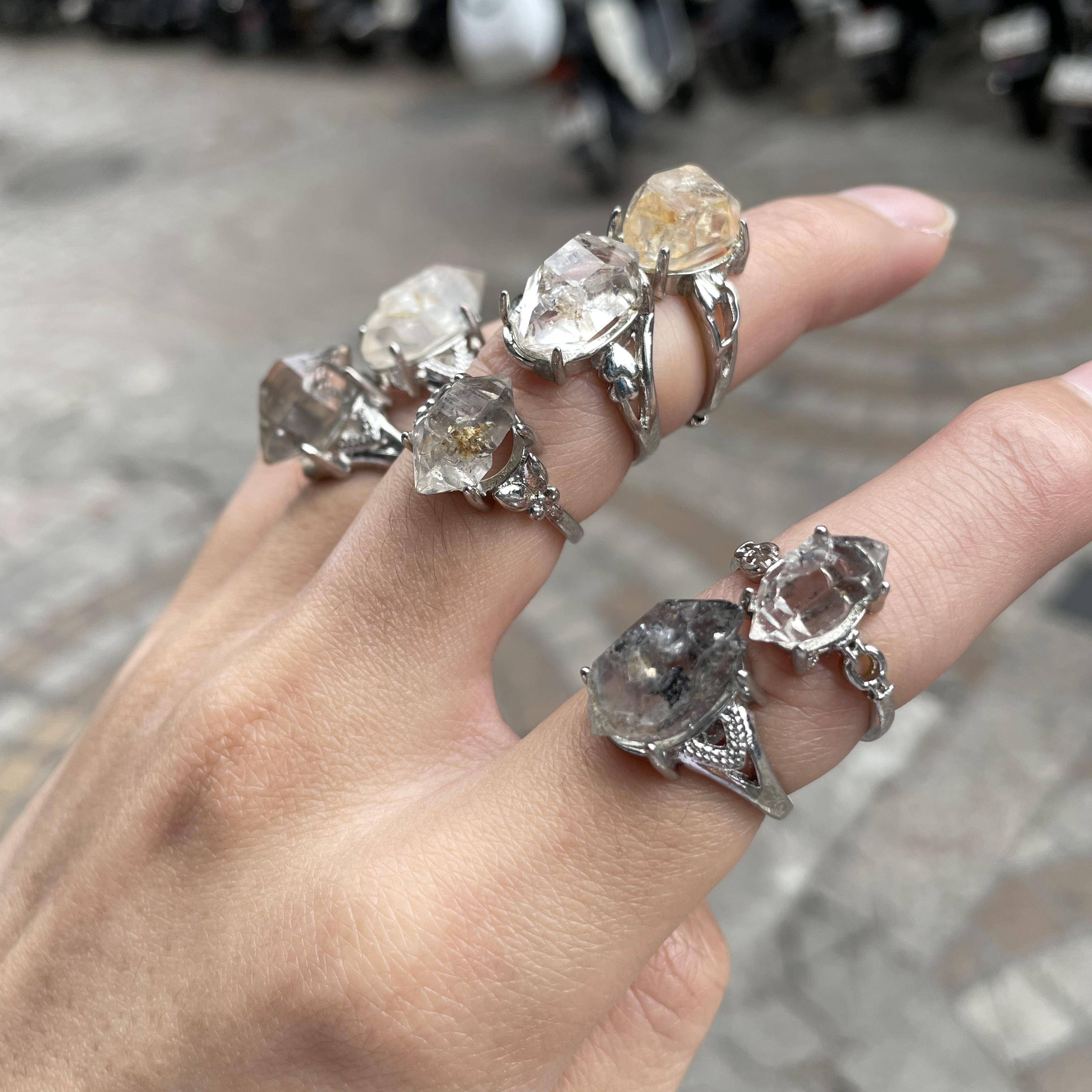 Natural glittering diamond crystal ring girl opening can adjust the simple fashion Herki Mongolian stone rings jewelry