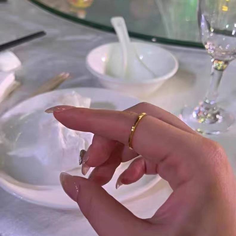 Easy city!Washing hands do not need to pick up sexual travel romantic, simple fine arc, gold ring shows white tide women's style
