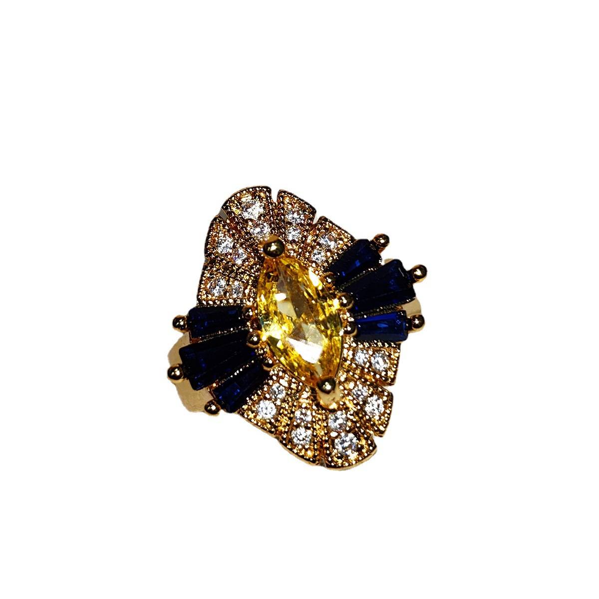 YOUNG French retro horses -shaped yellow vermiculite ring sapphire 18k golden ring cushioning style jewelry