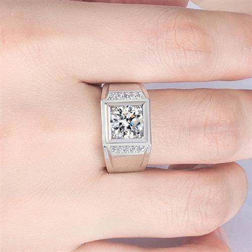European and American hot -selling domineering male charm rings 2 carat imitation Musania diamond temperament, wedding engagement ring ring