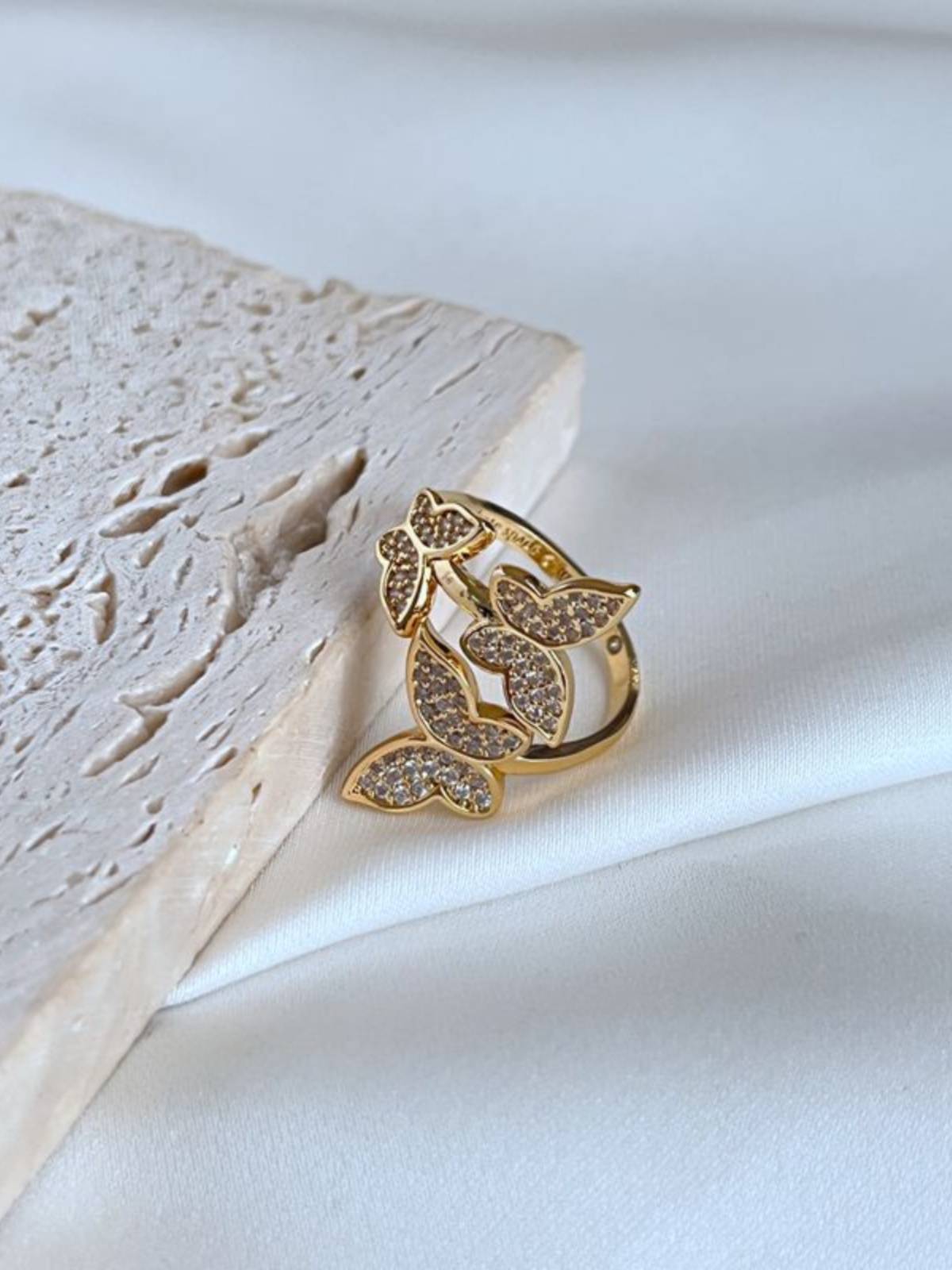 Fashion Light luxury niche full -sized lithium inlaid with irregular metal opening design butterfly ring