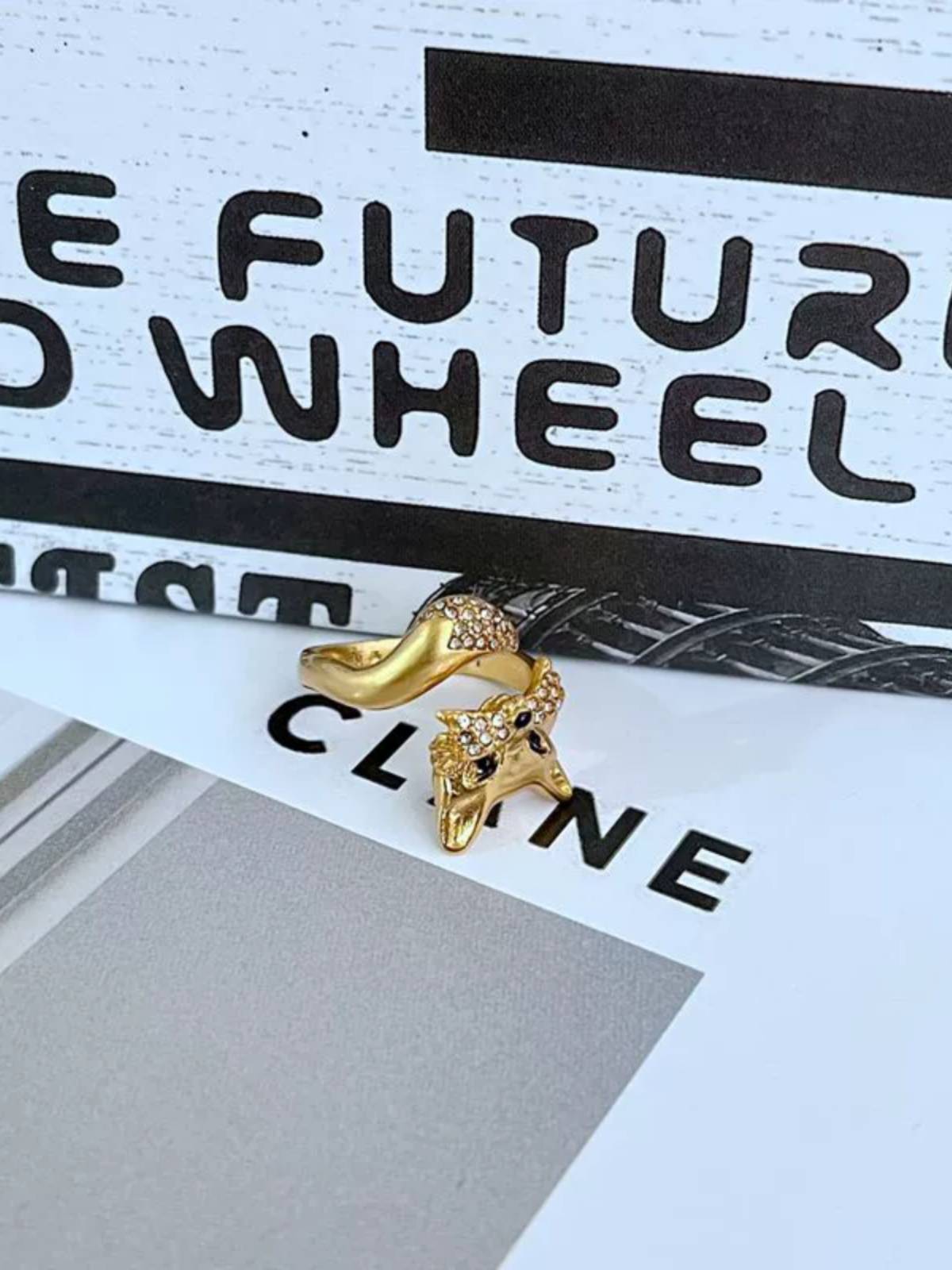 Fashion Light luxury niche cute wind full of diamond inlaid three -dimensional fox matte metal ring